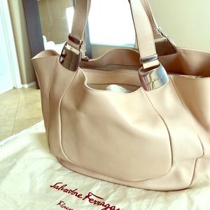Hand bag